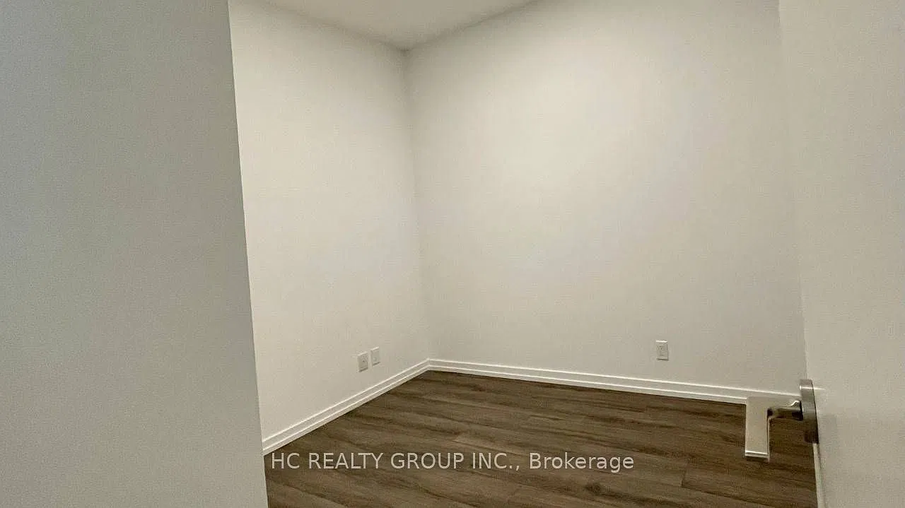 1000 Portage Pkwy — Photo 4