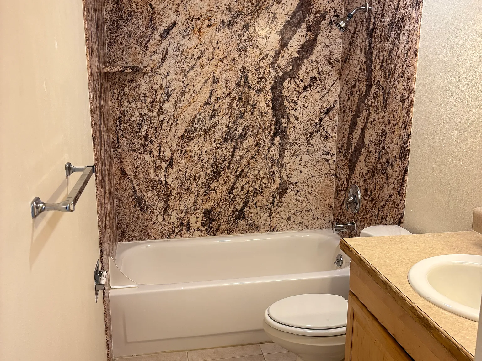 2 bed, 935 sqft, $1,175 — Photo 2