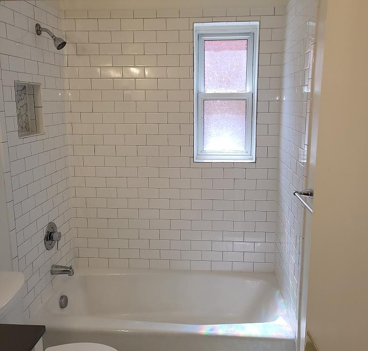 2nd image of 720 N Vermont St #1