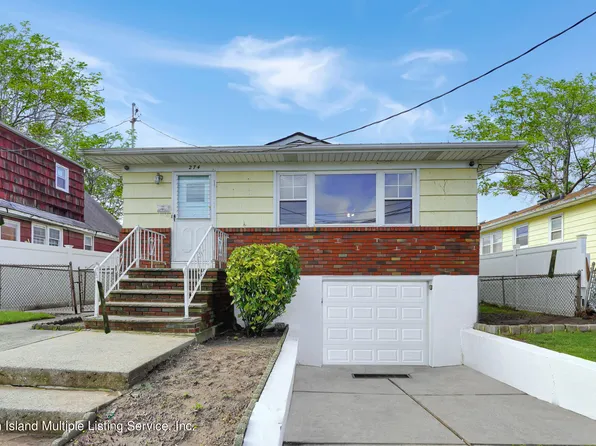 274 Dixon Ave, Staten Island, NY 10303
