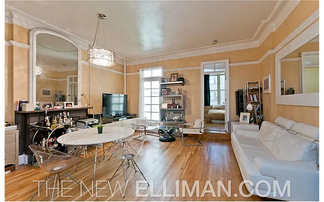 Rented by Douglas Elliman | media 33
