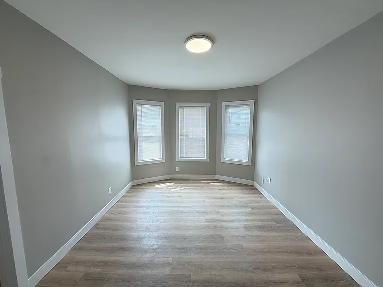 4 Adams St #4 — Photo 3