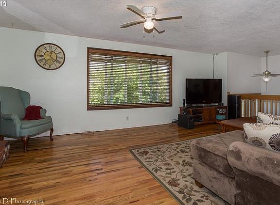 4th image of 18806 Shenandoah Dr
