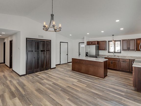 3rd image of 205 Ridgeway Ln