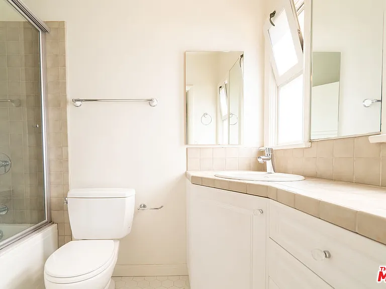 441 S Bedford Dr — Photo 14