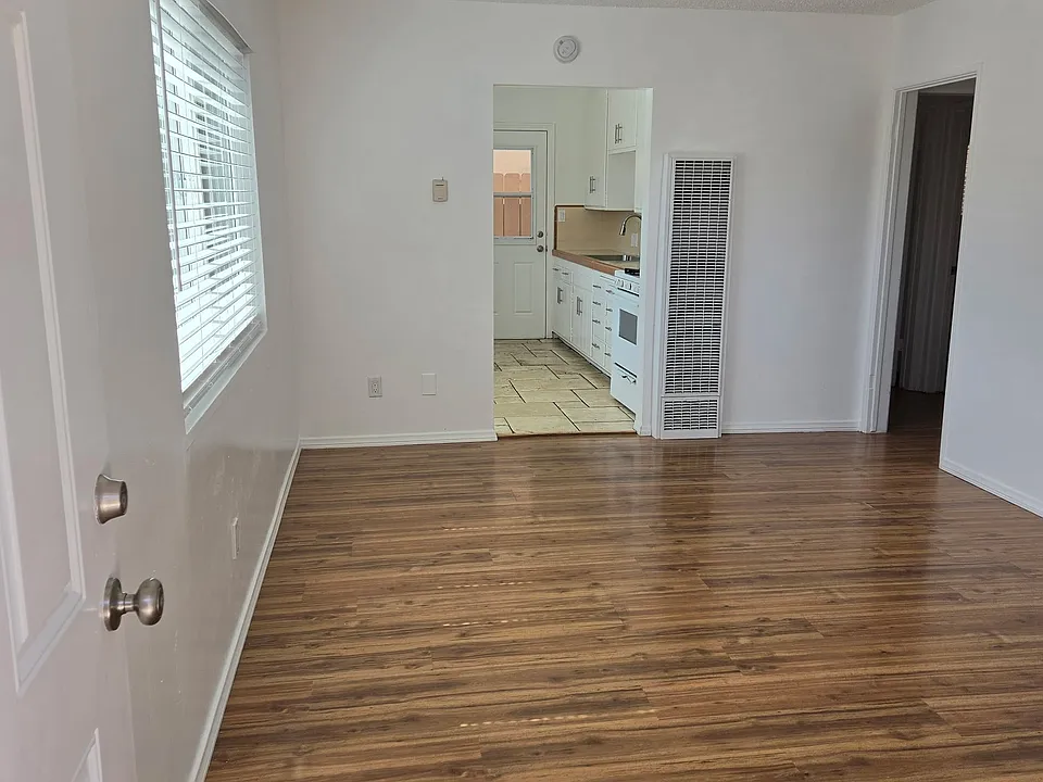 3138 Ingelow St #3138