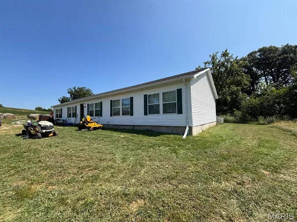 4475 Lone Tree Trl, Palmyra, MO 63461
