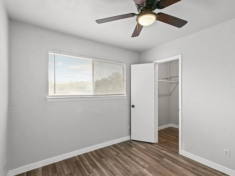 PM2-AUS7505 Saint Amant Pl — Photo 19
