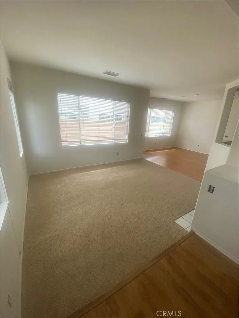 3 bed, 2.5 bath, 1553 sqft, $3,800 — Photo 2