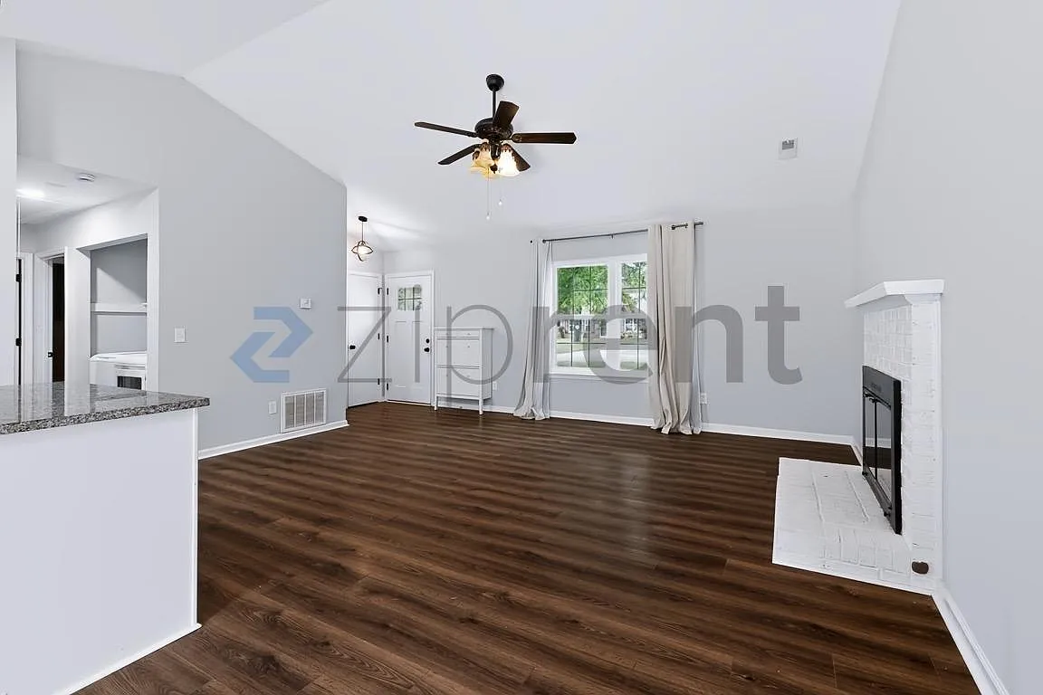 2 bed, 919 sqft, $1,800 — Photo 4