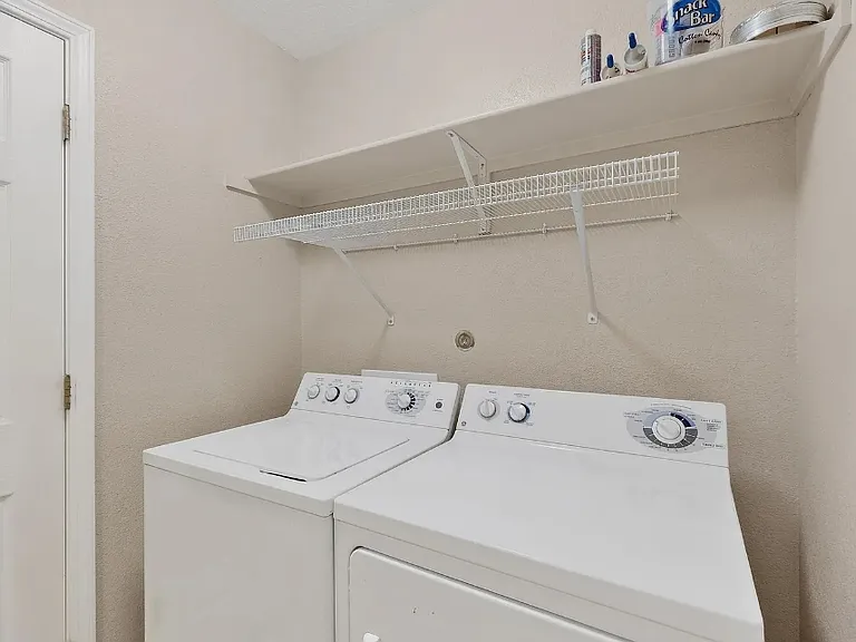 1079 Neck Ln — Photo 3