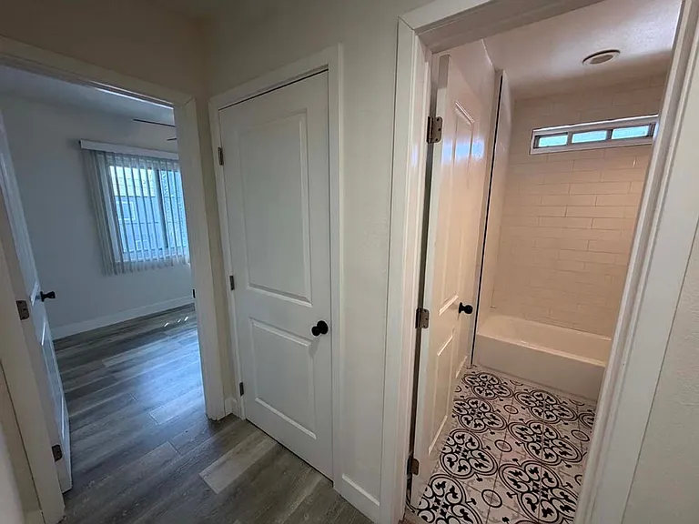 8818 Ramsgate Ave — Photo 17