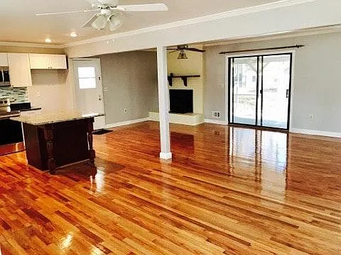 203 Creighton Dr — Photo 3
