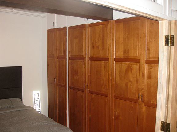 4th image of 111 E 12th St APT 6R