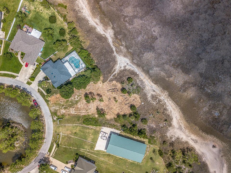 1st image of 865 Plantation Way
