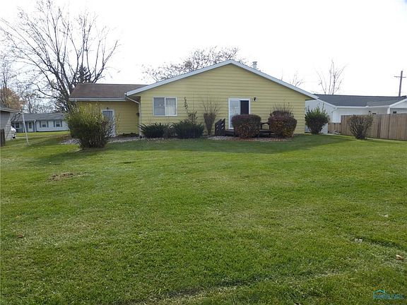 3rd image of 1015 Bavarian Ln