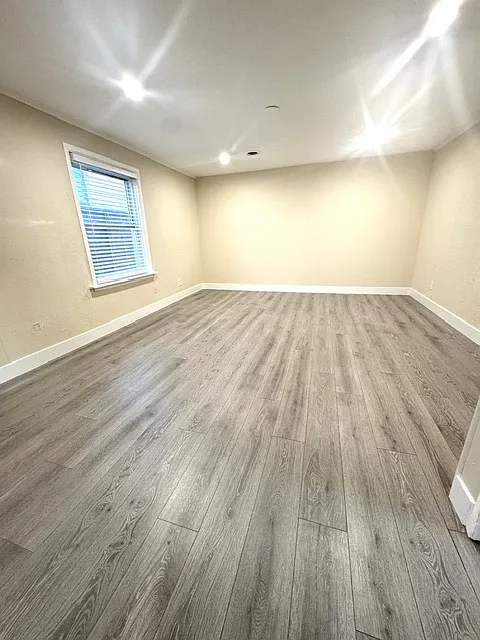 3 bed, 1400 sqft, $2,400 — Photo 2