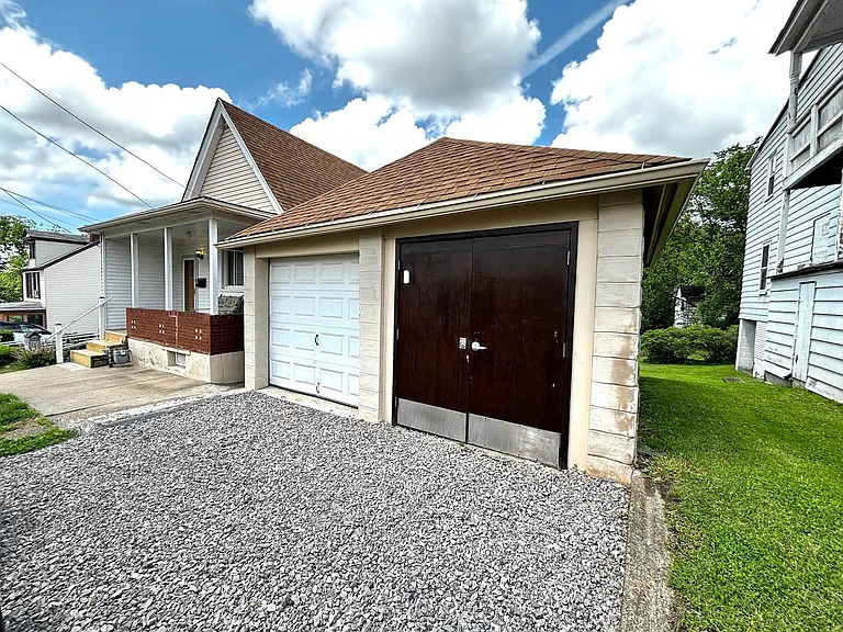 553 Foundry St — Photo 6