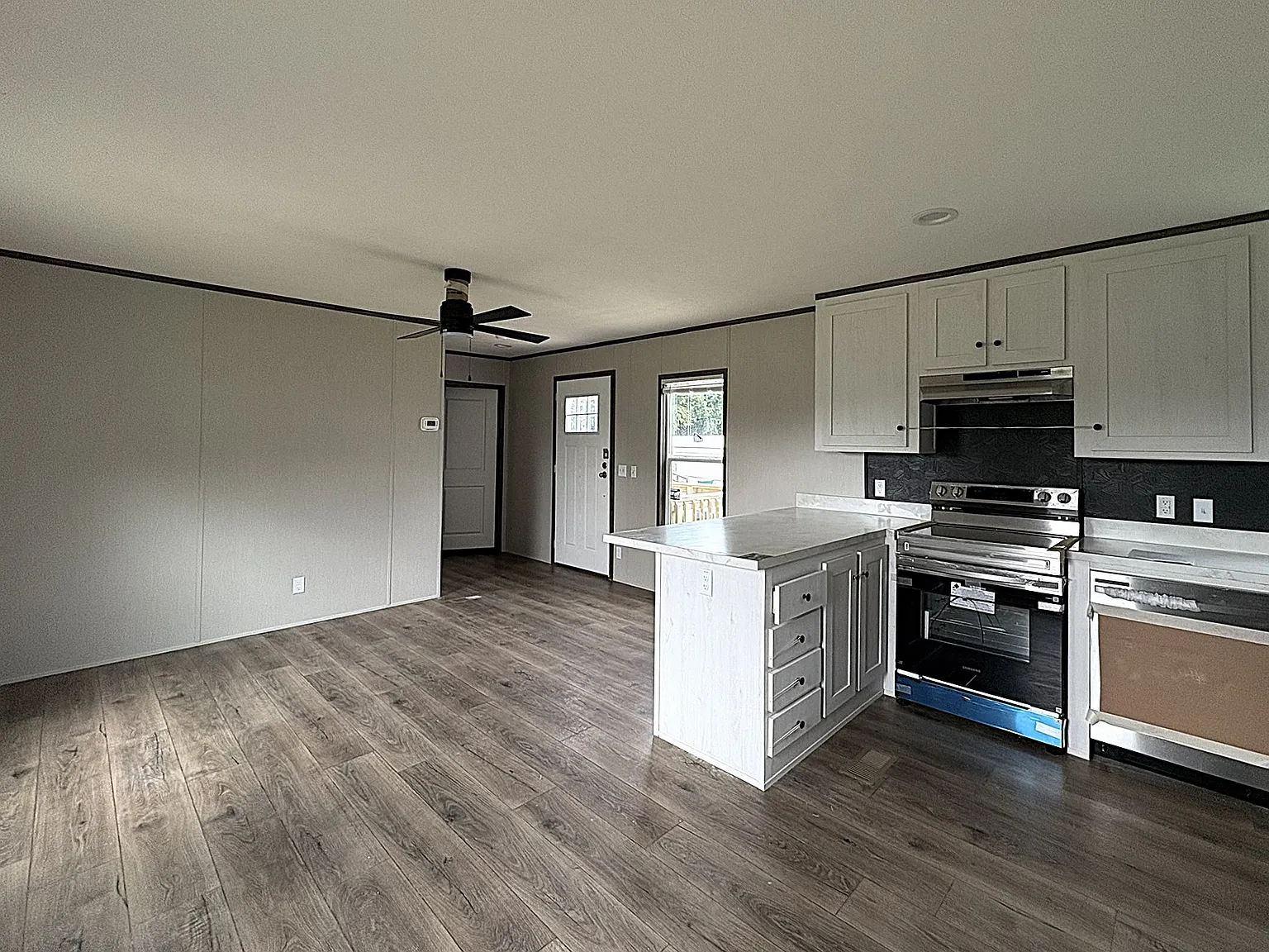 2 bed, 896 sqft, $899 — Photo 3