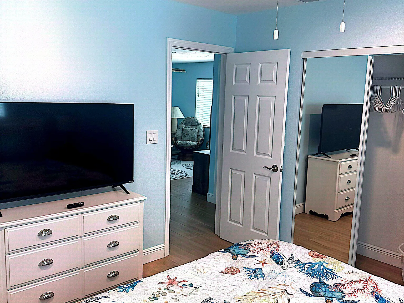 2 bed, 2.0 bath, 1360 sqft, $1,001 — Photo 3