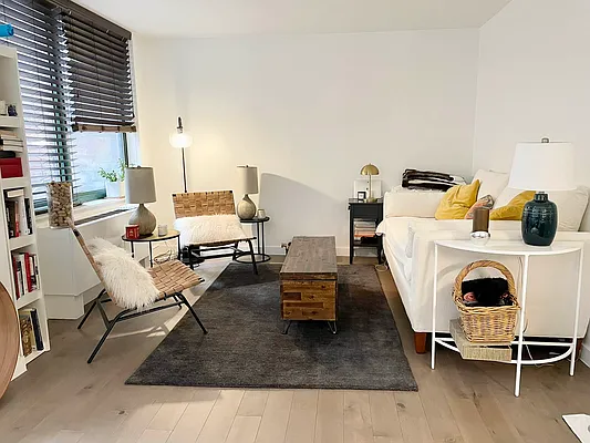 Rented by Tabak Real Estate | media 2