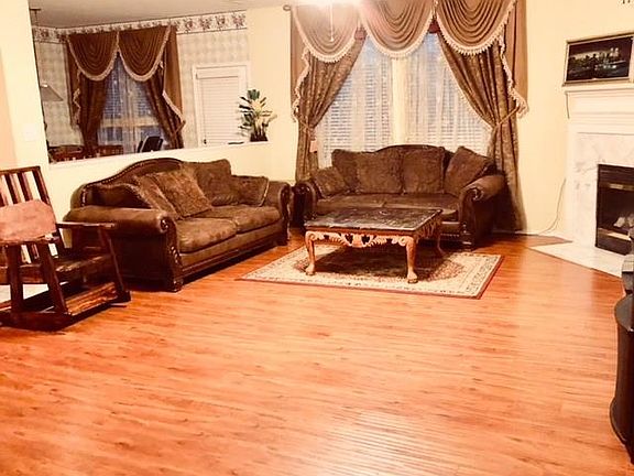 5th image of 3404 Willowcreek Dr