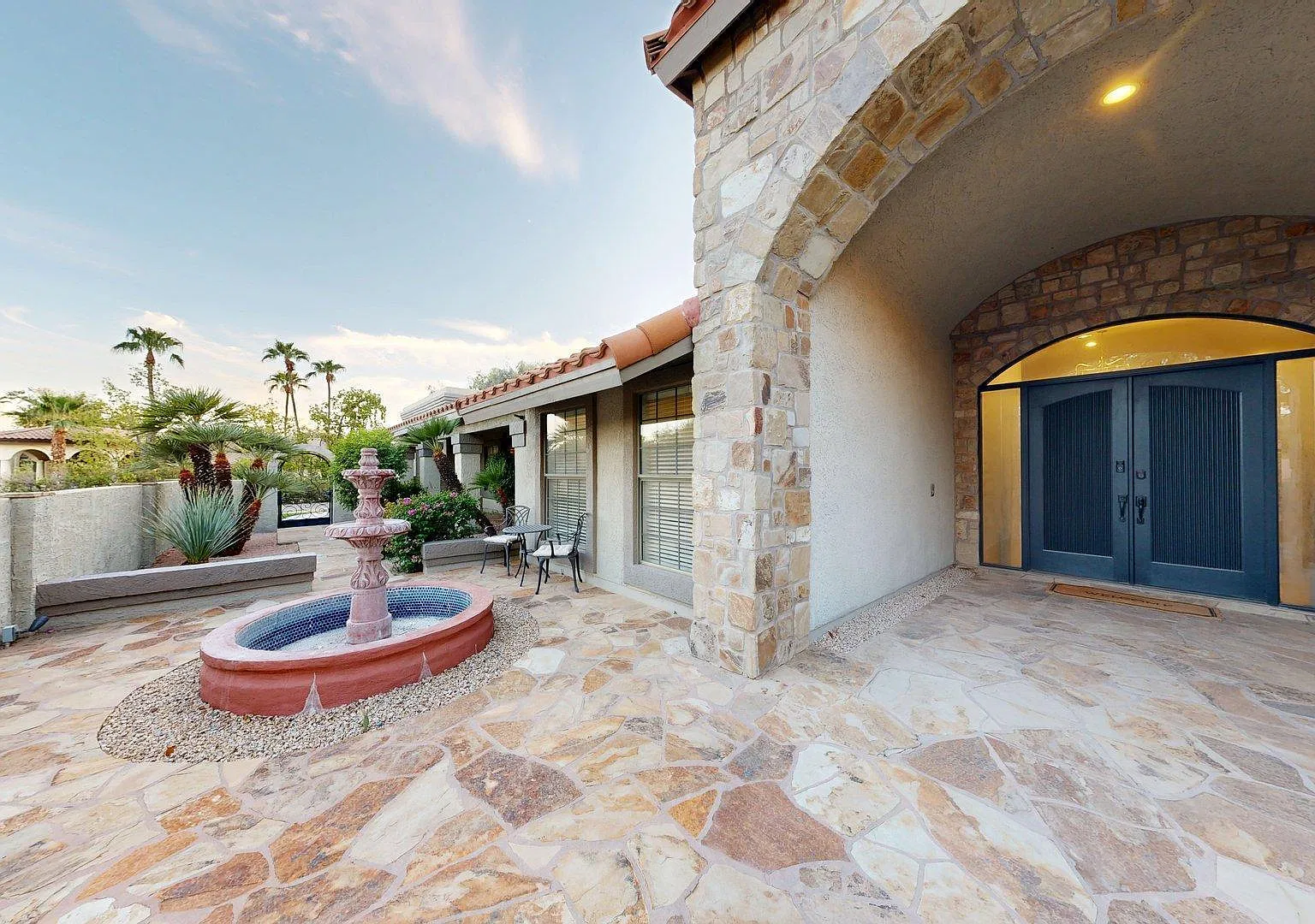 7 bed, 5.5 bath, 4918 sqft, $11,995 — Photo 3