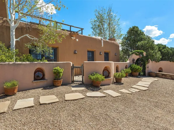 55 Calle San Martin, Santa Fe, NM 87506