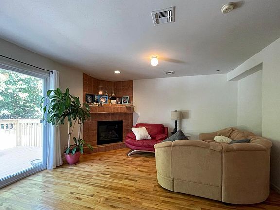 4th image of 29 Chesterfield Ln #2F