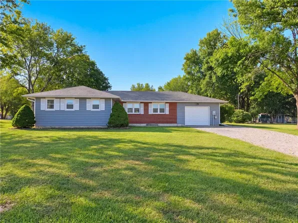 10 NE County Rd NW, Warrensburg, MO 64093