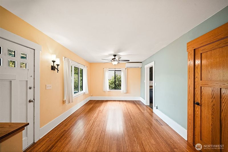 3rd image of 1219 9th Avenue SW