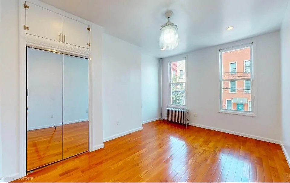 984 Metropolitan Ave #2R