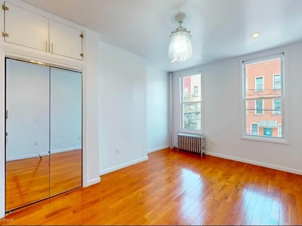 984 Metropolitan Avenue image 1 of 6