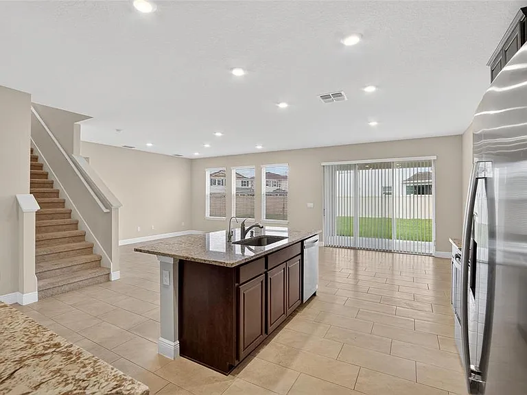 2546 Warren Acres Blvd — Photo 10
