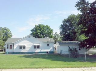 405 N 11th Ave, Canton, IL 61520