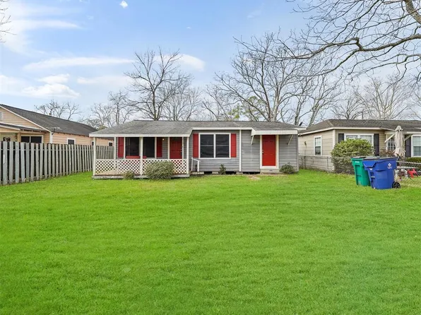 214 3rd Street, Brazoria, TX 77422