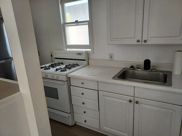 1818 Fanwood Ave — Photo 3