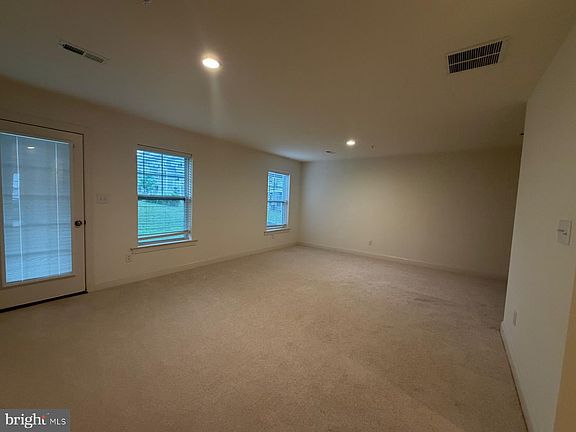 5th image of 105 Larrabee Way