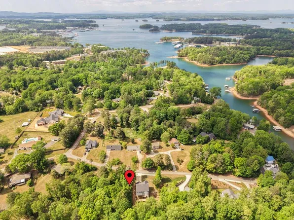 6181 Shoreland Cir, Buford, GA 30518