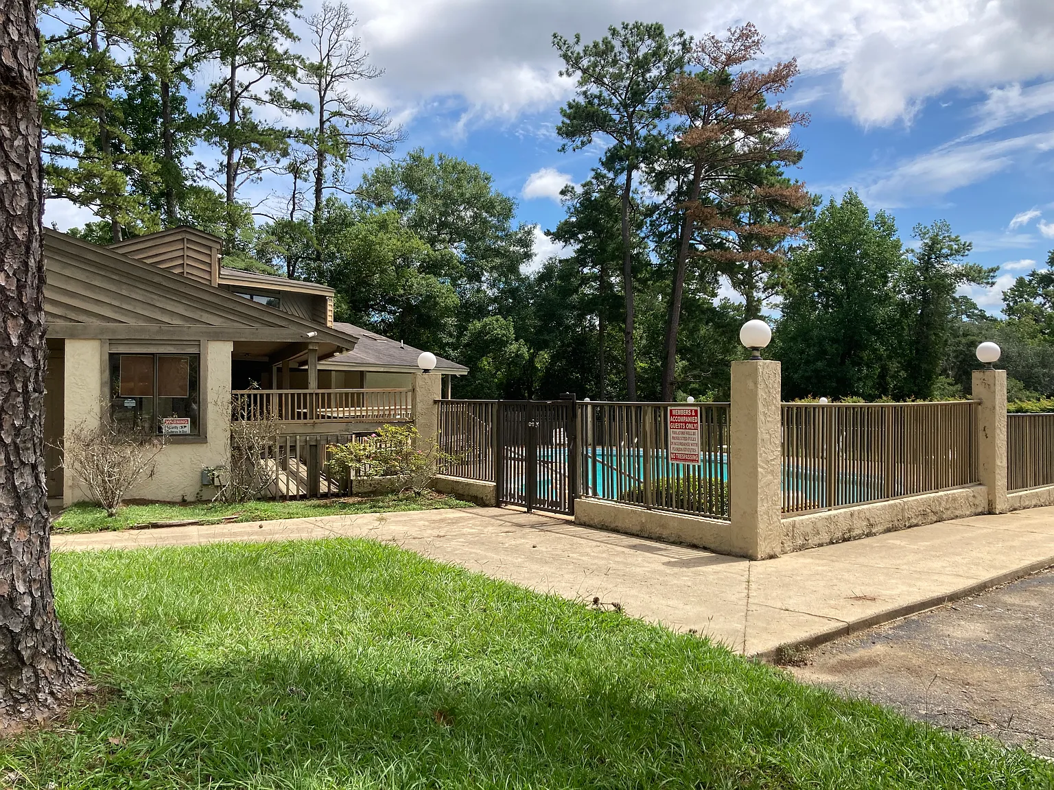 2 bed, 1058 sqft, $1,400 — Photo 4
