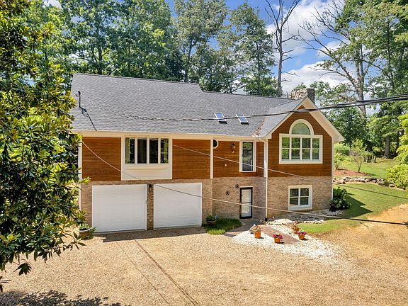 5th image of 550 Park Ln