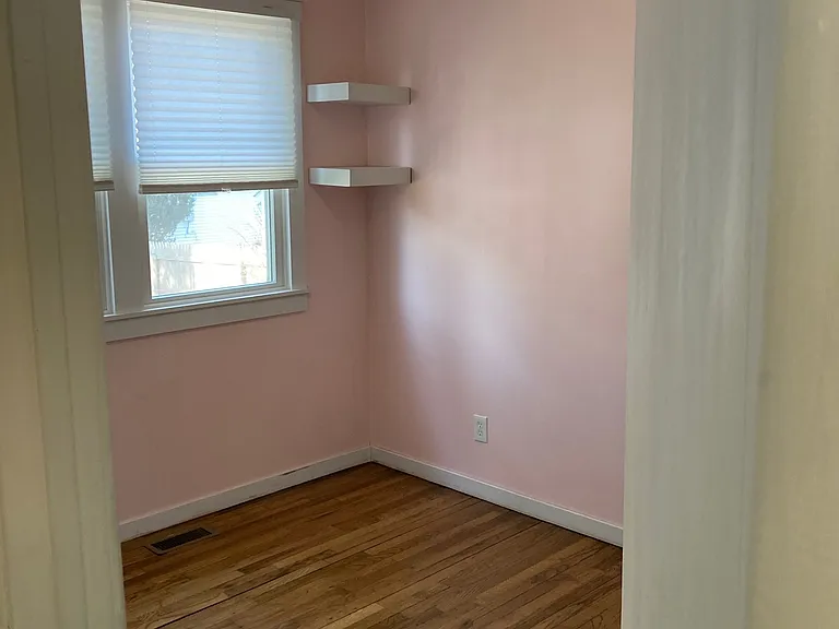 110 Beach Rd — Photo 8