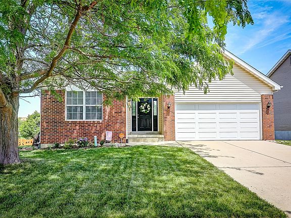 2nd image of 6933 Arbor Cove Dr