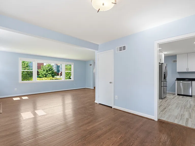 5223 Yorktown Blvd — Photo 7