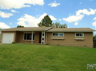 4 Robertson Rd, Pueblo, CO 81001