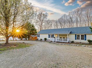 902 River Rd, Bracey, VA 23919