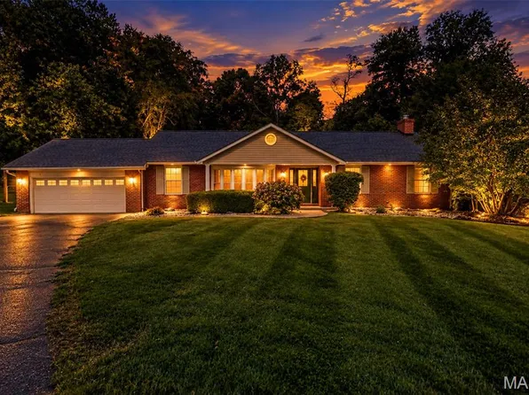 9 Robin Ln, Collinsville, IL 62234