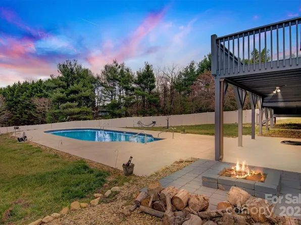 4080 Quarry Estates Rd, Hudson, NC 28638