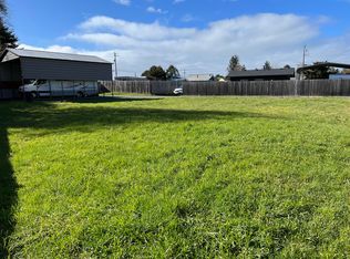 2122 Park Rd, McKinleyville, CA 95519