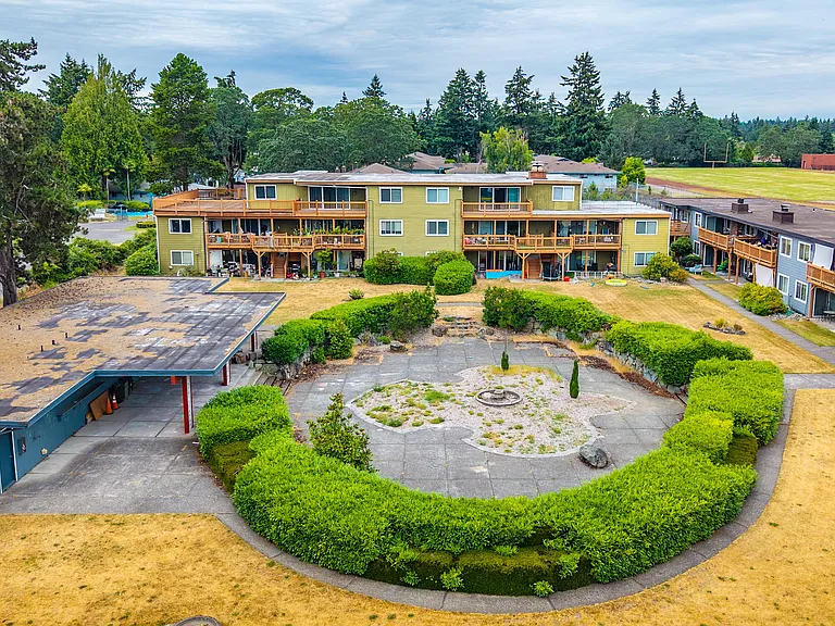 30 Thunderbird Pkwy SW #B-10 — Photo 42